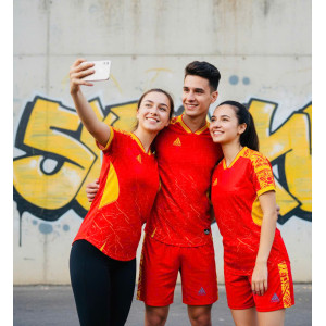 Áo Bóng Đá Adidas